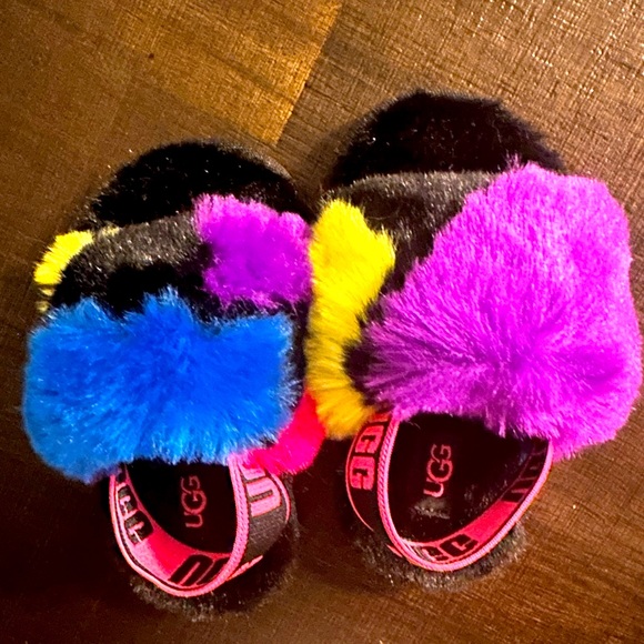 UGG Other - Size 6 UGG SLIPPERS NEW